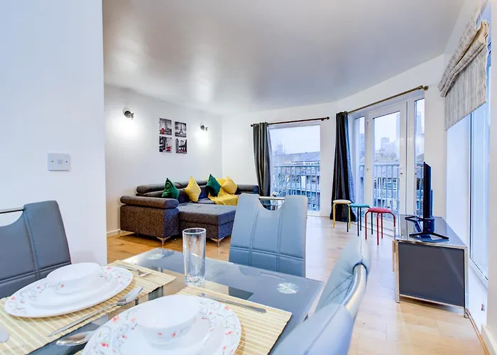 2-Bed Flat In Canary Wharf Great Location